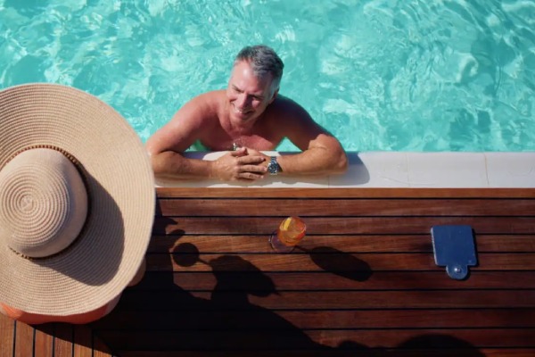 Sea_View_Pool.jpg